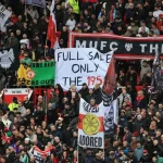Bão Nổi Dậy Tại Old Trafford: Hàng Nghìn CĐV MU Chuẩn Bị Biểu Tình Đòi Đuổi Cả Ratcliffe Lẫn Glazer 1