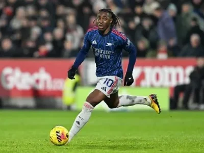Eberechi Eze ‘tắt điện’, bị chỉ trích dữ dội sau màn trình diễn tệ hại khiến Arsenal hòa Brentford