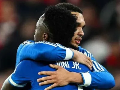 Alexander-Arnold phẫn nộ lên án hành vi PBCT, đòi công lý cho Vinicius: ‘Là nỗi ô nhục của bóng đá!’