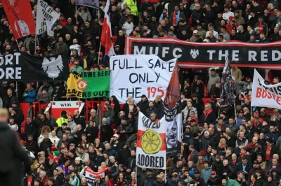 Bão Nổi Dậy Tại Old Trafford: Hàng Nghìn CĐV MU Chuẩn Bị Biểu Tình Đòi Đuổi Cả Ratcliffe Lẫn Glazer 1