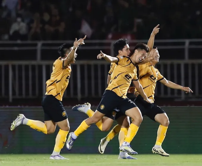 Niềm vui của cầu thủ xứ Thanh khi có bàn mở tỷ số - Ảnh: Anh Khoa 