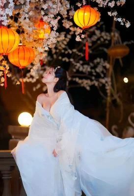 Nguyễn Hữu Kiều Oanh (Yugi) 'đốt mắt' fan với loạt ảnh Tết cổ trang đẹp ngỡ ngàng 1