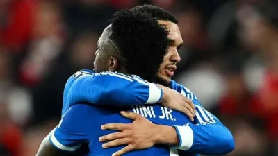 Alexander-Arnold phẫn nộ lên án hành vi PBCT, đòi công lý cho Vinicius: 'Là nỗi ô nhục của bóng đá!' 1