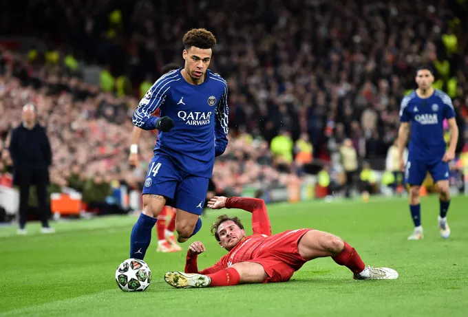 Anfield là nơi mọi chuyện bắt đầu với Desire Doue